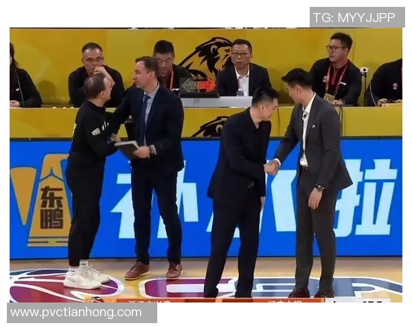 第24轮激战深圳队迎战广厦队争夺季后赛关键胜利